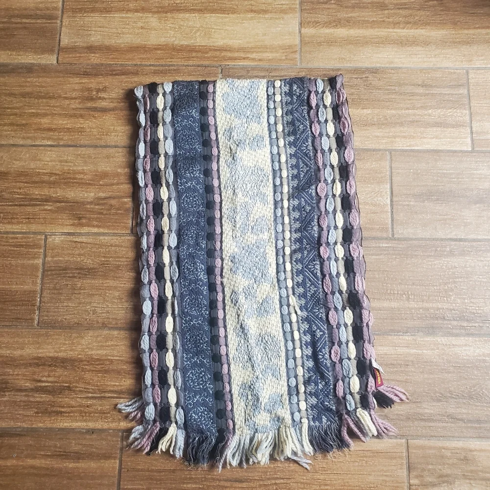 Kenzo Made in Italy Wool and Silk Scarf. - Picture 10 of 16